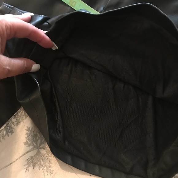 Ladies, Black Faux Leather, Shorts. Medium. - Picture 11 of 12